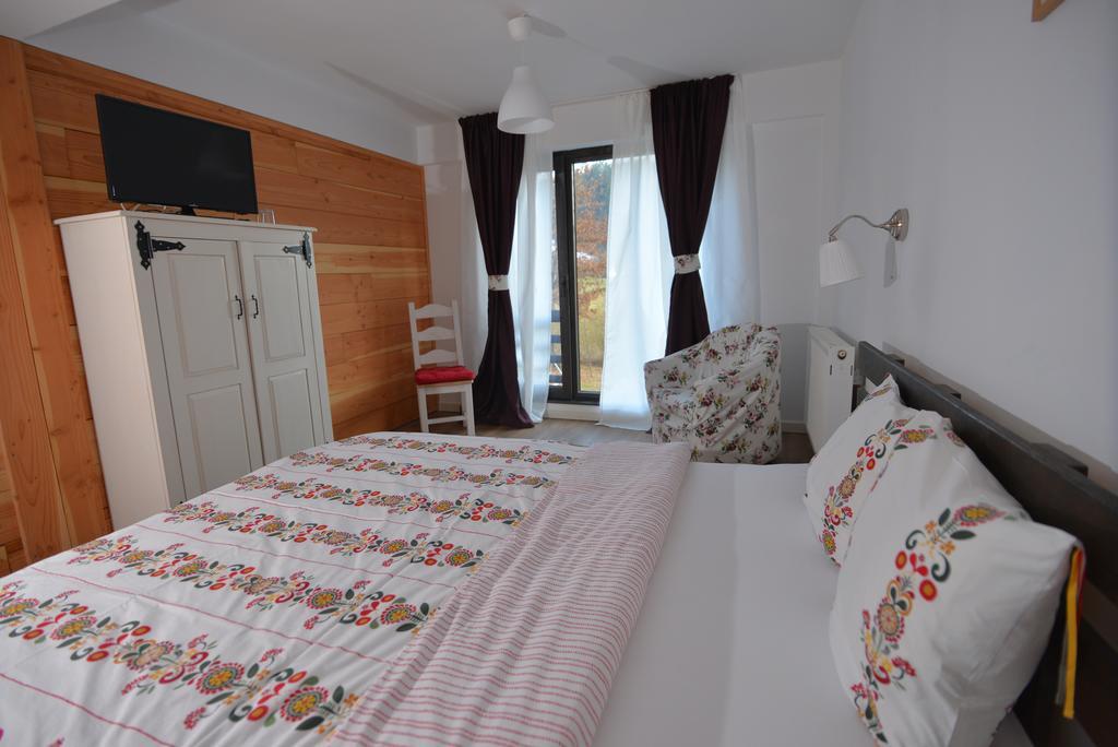 Talhaus Hotel Viseu de Sus Exterior photo