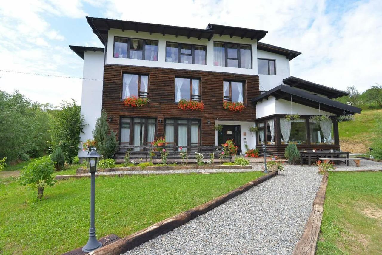 Talhaus Hotel Viseu de Sus Exterior photo